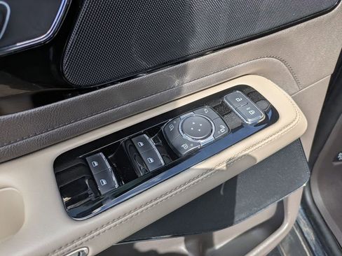 Used 2022 Lincoln Aviator Reserve w/ Equipment Group 201A image 11