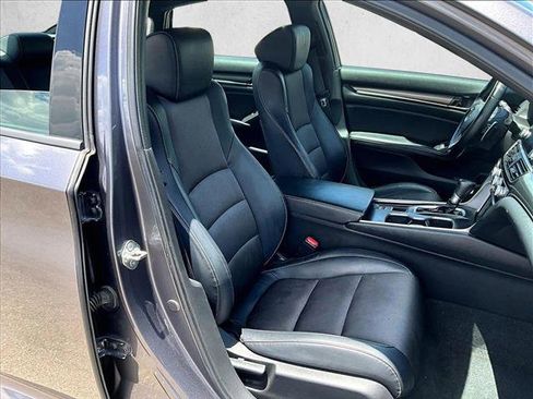 Used 2018 Honda Accord Sport image 9