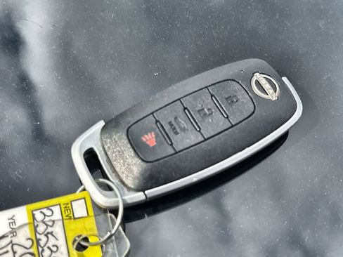 Used 2024 Nissan Sentra SV image 23