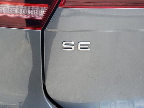 Certified 2023 Volkswagen Tiguan SE FWD image 7