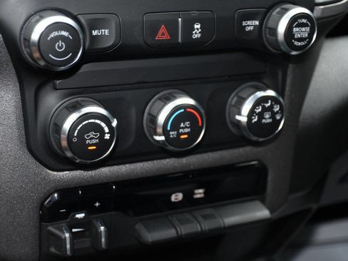 Used 2022 RAM 3500 Tradesman w/ Chrome Appearance Group AWD/4WD image 40