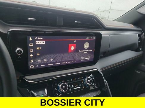 Certified 2024 GMC Sierra 1500 AT4 w/ AT4 Premium Package AWD/4WD image 13