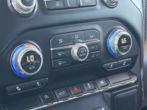 Used 2019 GMC Sierra 1500 SLE w/ SLE Value Package AWD/4WD image 32
