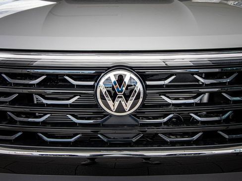 New 2026 Volkswagen Atlas Cross Sport SE image 8