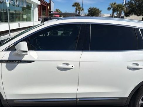 Used 2023 Lincoln Nautilus Reserve w/ Equipment Group 201A image 9