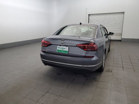 Used 2018 Volkswagen Passat 2.0T SE FWD image 7