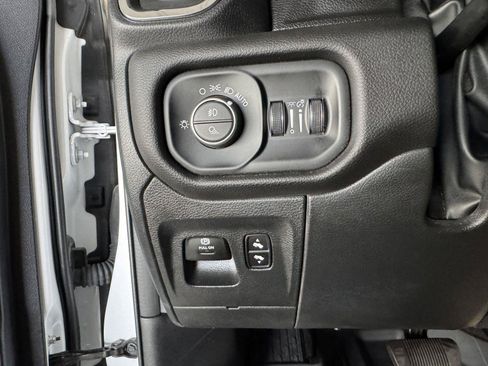 Used 2025 RAM 1500 Laramie w/ Sport Appearance Package AWD/4WD image 25