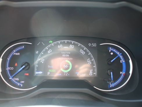 Used 2024 Toyota RAV4 XLE image 28