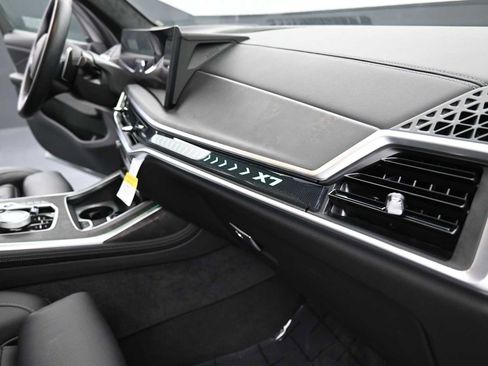 Used 2026 BMW X7 xDrive40i w/ Executive Package image 15