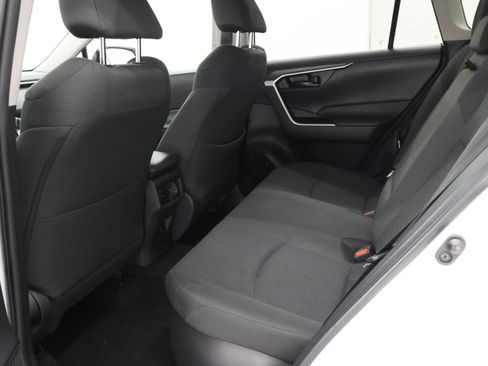 Used 2025 Toyota RAV4 LE AWD/4WD image 8