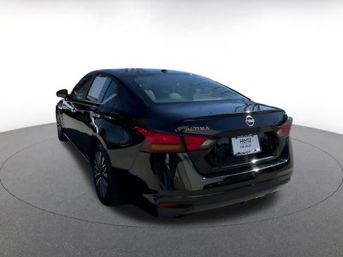 Used 2025 Nissan Altima 2.5 SV image 11