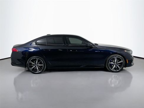 New 2026 BMW 530i xDrive w/ M Sport Package AWD/4WD image 4