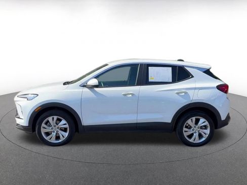 Used 2025 Buick Encore GX Preferred FWD image 9
