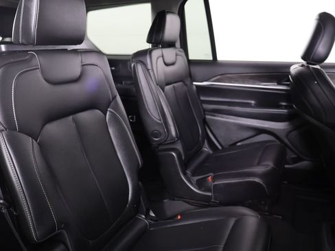 Used 2023 Jeep Grand Cherokee L Limited AWD/4WD image 38