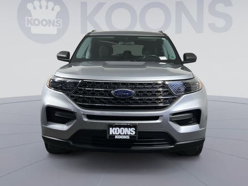 Used 2022 Ford Explorer XLT image 11