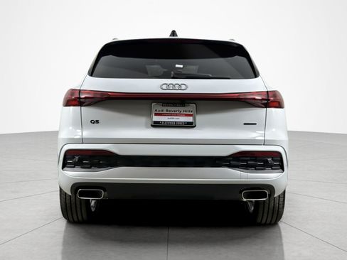 Used 2025 Audi Q5 Premium Plus w/ Premium Plus AWD/4WD image 4