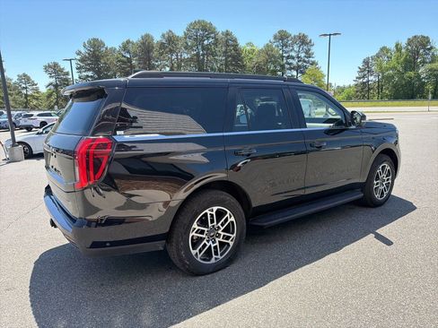 Used 2025 Ford Expedition Active image 8