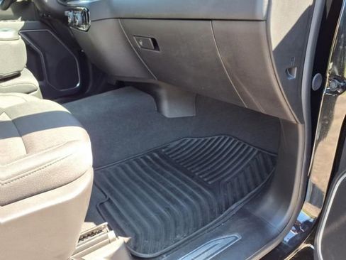 Used 2025 Chevrolet Silverado 1500 LT image 95