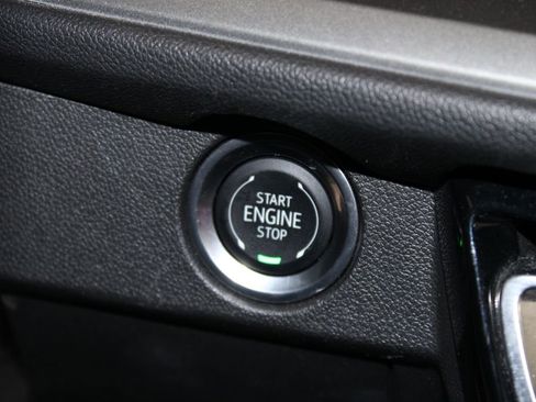 Used 2024 Chevrolet Traverse LT image 27