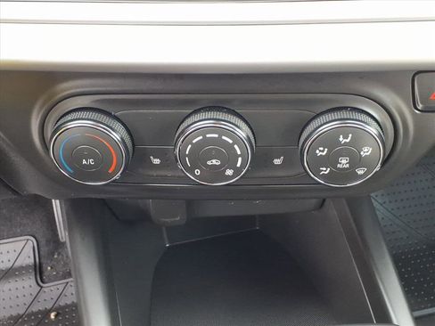 Used 2024 Chevrolet Trax RS w/ Driver Confidence Package image 15