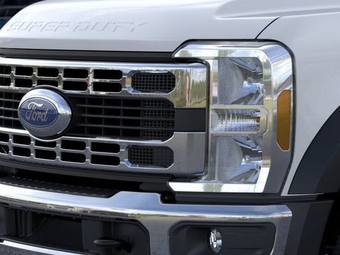 New 2026 Ford F450 XL w/ XL Chrome Package RWD image 31