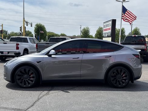 Used 2025 Tesla Model Y Performance AWD/4WD image 4