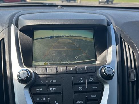 Used 2017 Chevrolet Equinox LT w/ Convenience Package image 40