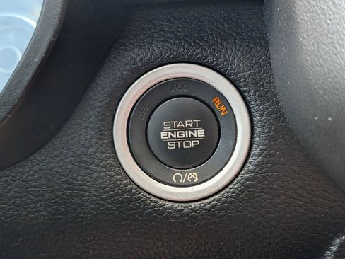 Used 2020 RAM 1500 Laramie w/ Sport Appearance Package AWD/4WD image 28