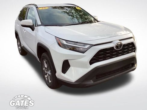 Used 2025 Toyota RAV4 XLE AWD/4WD image 1