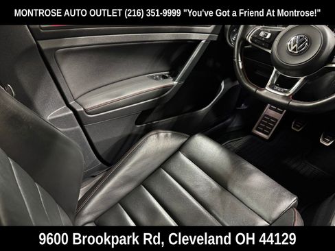 Used 2020 Volkswagen GTI SE image 38