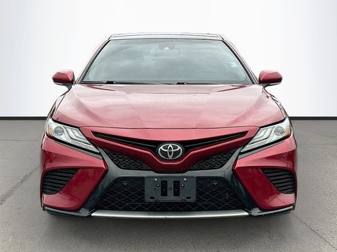 Used 2018 Toyota Camry XSE image 2