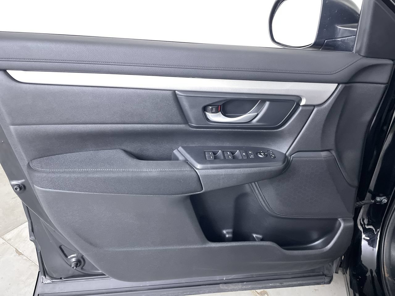 Used 2018 Honda CR-V LX image 11