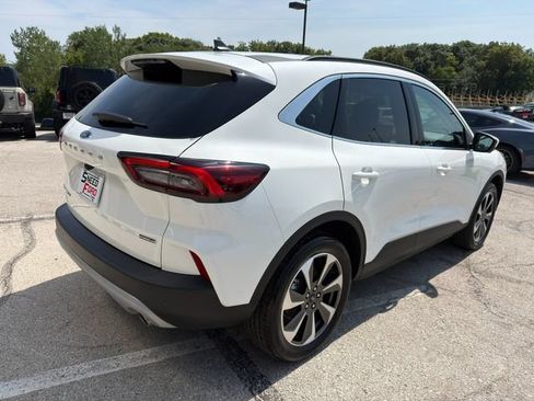 Used 2023 Ford Escape Platinum AWD/4WD image 7