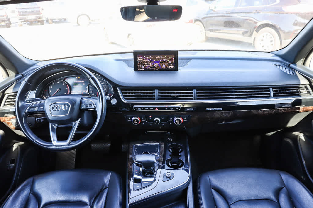 Used 2017 Audi Q7 3.0T Premium Plus w/ Premium Plus Package AWD/4WD image 12