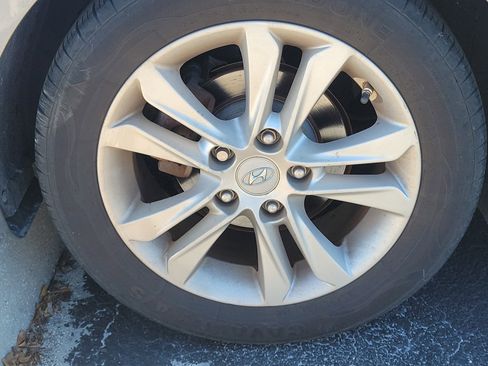 Used 2013 Hyundai Elantra GT image 8