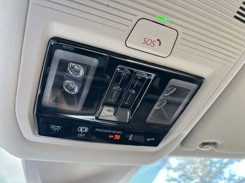 New 2026 Volkswagen Atlas SE FWD image 40