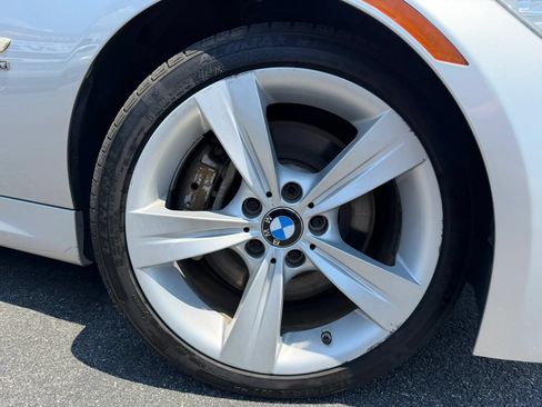Used 2011 BMW 335i xDrive Sedan AWD/4WD image 42