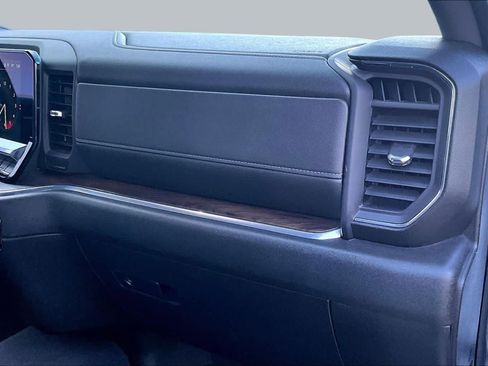 Used 2025 GMC Sierra 1500 SLT RWD image 18