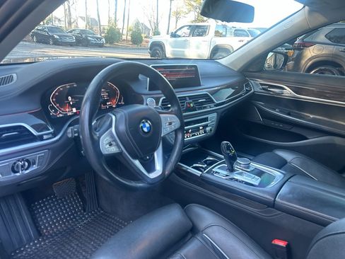 Used 2022 BMW 740i xDrive w/ Premium Package image 27