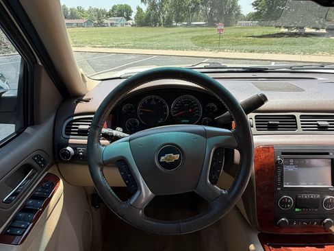 Used 2014 Chevrolet Tahoe LTZ RWD image 21