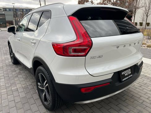 Used 2025 Volvo XC40 B5 Core image 9