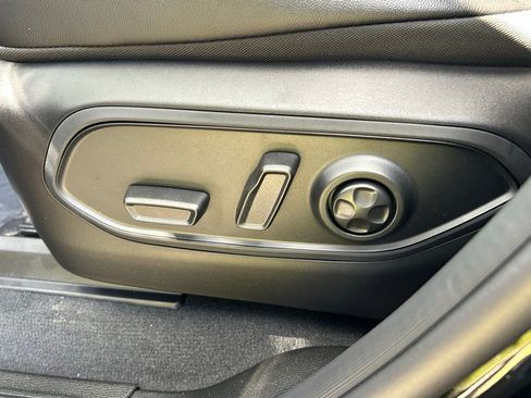 New 2025 Jeep Grand Cherokee Limited w/ Black Appearance Package image 17