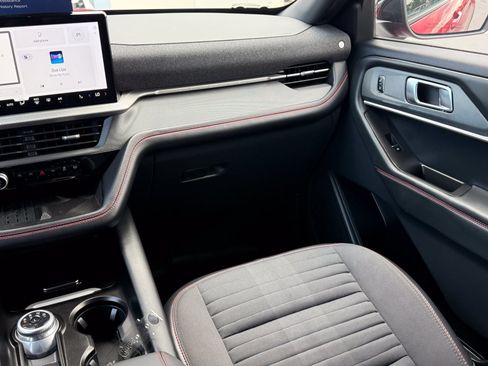 Certified 2025 Ford Explorer ST-Line w/ Premium Package RWD image 17