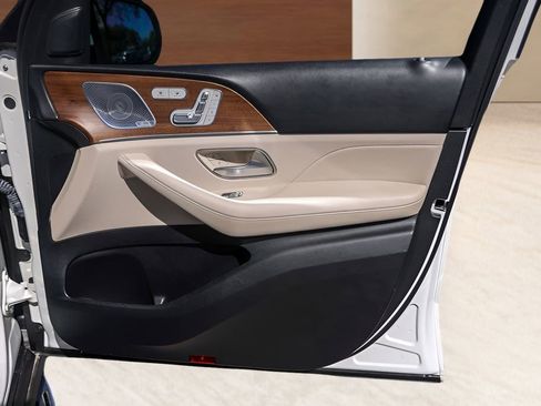 Used 2021 Mercedes-Benz GLS 450 GLS 450 image 30