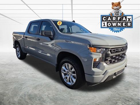 Used 2024 Chevrolet Silverado 1500 Custom image 1