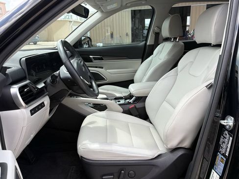 Used 2025 Kia Telluride S FWD image 12