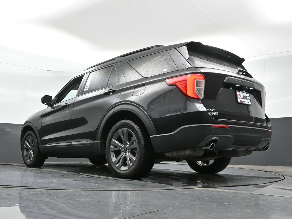 Used 2022 Ford Explorer XLT w/ Equipment Group 202A AWD/4WD image 50