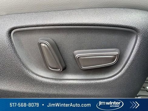 Used 2024 Toyota Sienna XLE FWD image 16