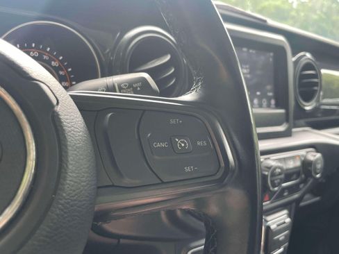 Used 2022 Jeep Gladiator Sport AWD/4WD image 22