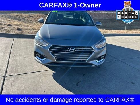 Used 2021 Hyundai Accent SEL image 2